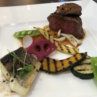 旬のスズキの魚料理が美味しかった。