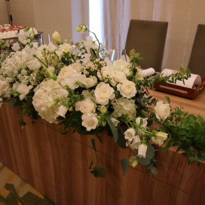 メインテーブル装花|542445さんのセトレ ハイランドヴィラ姫路の写真(849971)