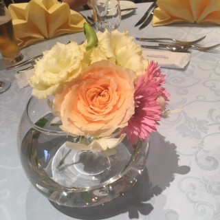 披露宴テーブルの花
