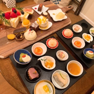 前菜の9つのパレットはどれも美味しいです