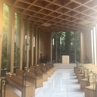 自然溢れる会場