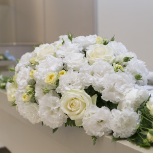 2番目くらいのランクの装花|542598さんの小さな結婚式 ハイアットリージェンシー大阪店の写真(851928)