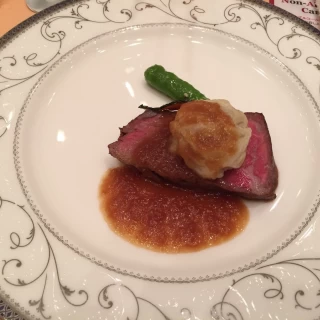 お肉のメインディッシュ