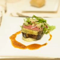 メインのお肉料理です。