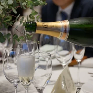 乾杯酒のローランペリエです。