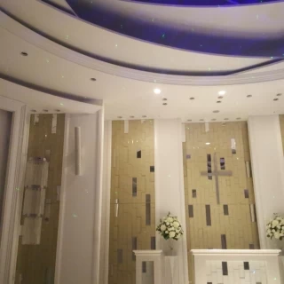 天井もライトが変わる