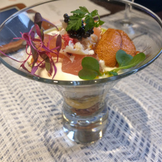 試食。パフェのような前菜