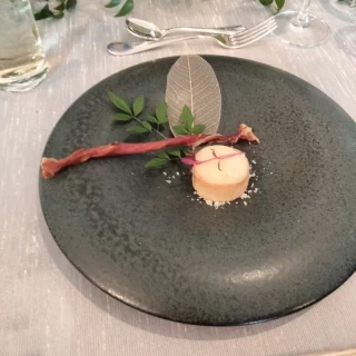 繊細で美しいお料理