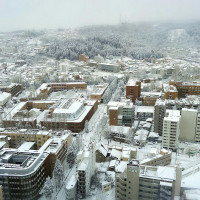 ゲストを楽しませる会場からの景色。この日の仙台は雪化粧。