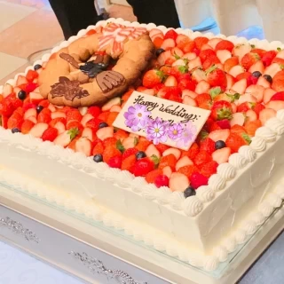 魔女宅のアイシングクッキー付ケーキをお願いしました