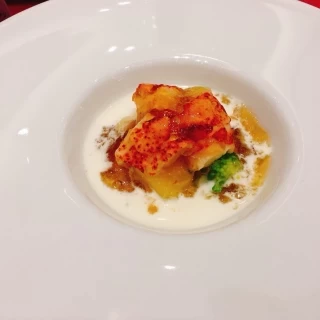 前菜のスープ
海老とクリームが美味しい！