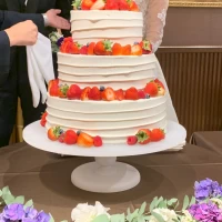 ウェディングケーキは最初の見積もりから3段重ねでした