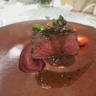 メインのお肉料理