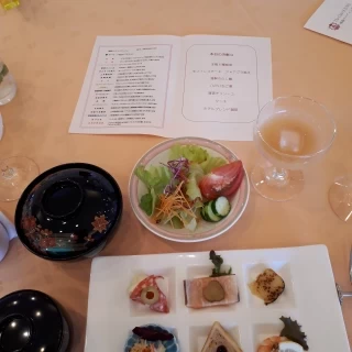 前菜。種類が多くて楽しめました。
