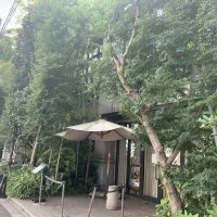 外に喫煙所があります