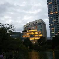 大きな建物なので迷いません