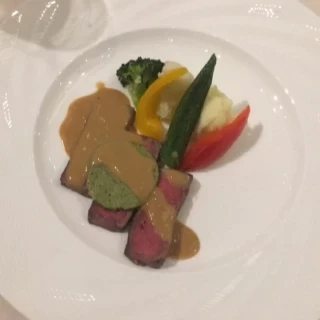 メイン