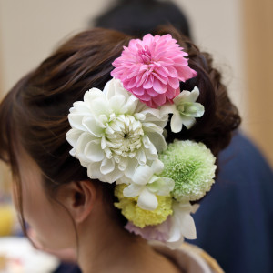 ヘアにも生花をたくさん付けていただきました。|544185さんのヒルトン名古屋の写真(1641168)