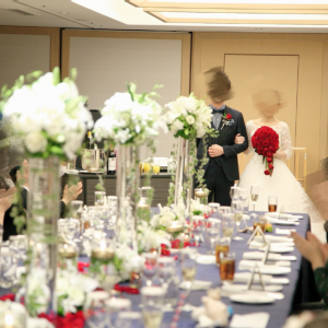 センターに長テーブルを置き晩餐会スタイルに。|544185さんのヒルトン名古屋の写真(1637903)