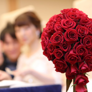 真紅の薔薇のみで作ってもらったブーケ。|544185さんのヒルトン名古屋の写真(1637721)