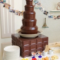 デザートビュッフェのチョコレートファウンテン