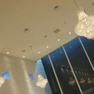 シャンデリアがとっても素敵