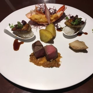 お料理は素晴らしいです。忘れられない味です