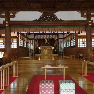 社殿内は広く、とても綺麗です。