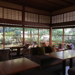 親族控室となる文化財の蘇山荘。庭園で素敵な写真を残せます。