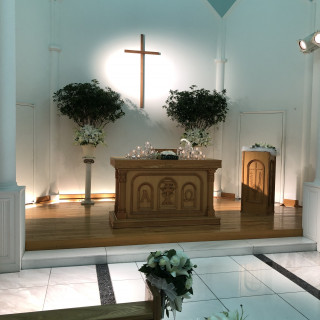 大理石の床と祭壇