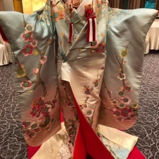 会場で試着させて頂いた色打掛が素敵でした。
