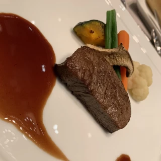牛フィレ肉でとても柔らかく美味しかったです