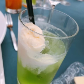 ドリンクにメロンソーダがありました。