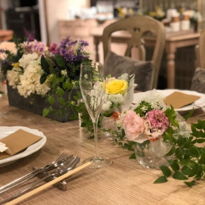 披露宴会場のテーブル装花|545034さんのチャペル・ド・コフレ札幌の写真(899950)