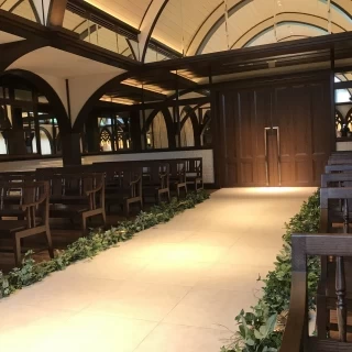 天井が高めであった。
