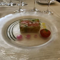 見た目も楽しめる美味しいお料理でした。