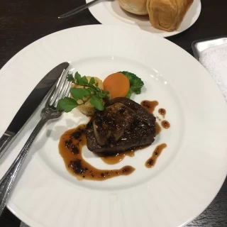 お肉美味しいです。