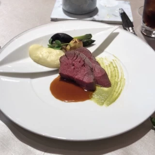 メイン料理。柔らかく美味しかったと評判でした。