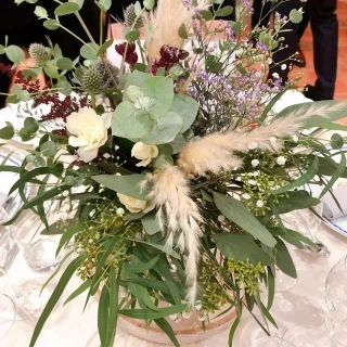 テーブルのお花はイメージ通り秋らしく仕上げて頂きました。