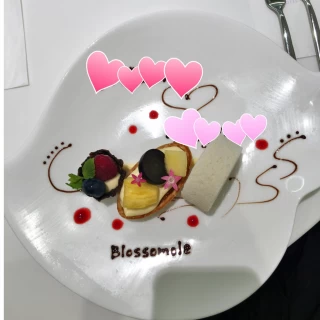 見学に行った時に、お洒落なスイーツをだしてくださいました。