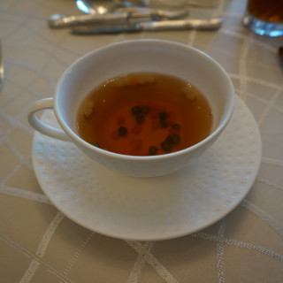 東京会館伝統のチキンコンソメスープ
