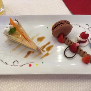 クリスマスイヴということでサンタがあしらわれています。