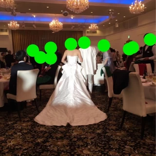 天井にはいくつもシャンデリアがありました。