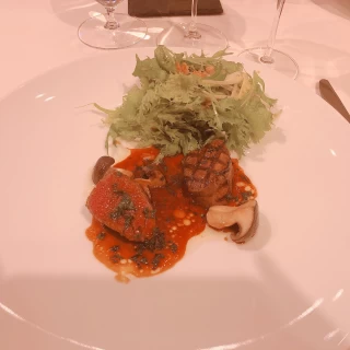 お肉がとにかく柔らかくて美味しいです！