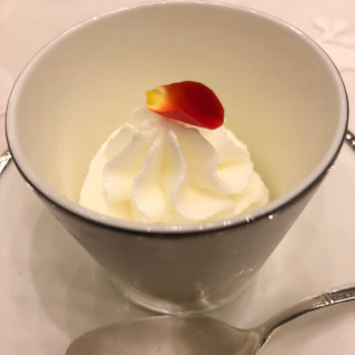 ヨーグルトのソルベです。