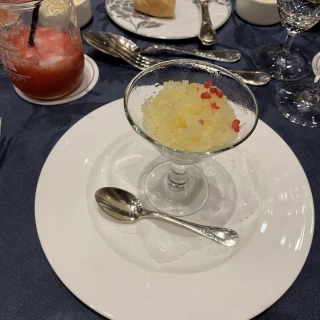 パイナップル味のさっぱりしたグラニテでした。