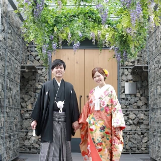 チャペルの前の季節によって変わるお花が好きです