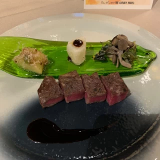 肉料理
国産牛の網焼き　とろみ醤油