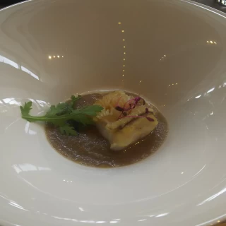 魚料理。
量が少なく、味がよくわからない。