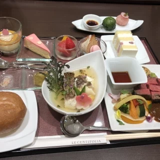 控室で出してもらった料理